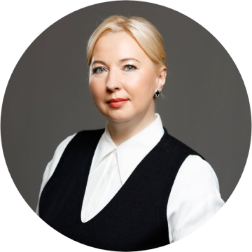 Лечение 1 и 2 класса по Angle со сложной скученностью зубов у пациентов разных возрастов с учетом фенотипа десны. (Ormco)